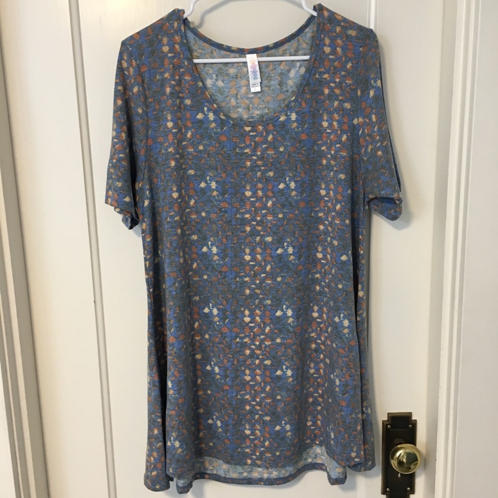 159.  LuLaRoe Classic Tee - Size Large